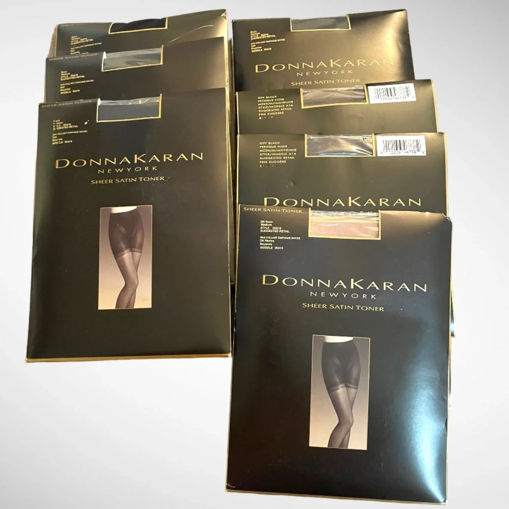 DONNA KARAN PANTYHOSE SIZE MEDIUM